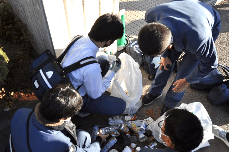 地域の清掃の様子