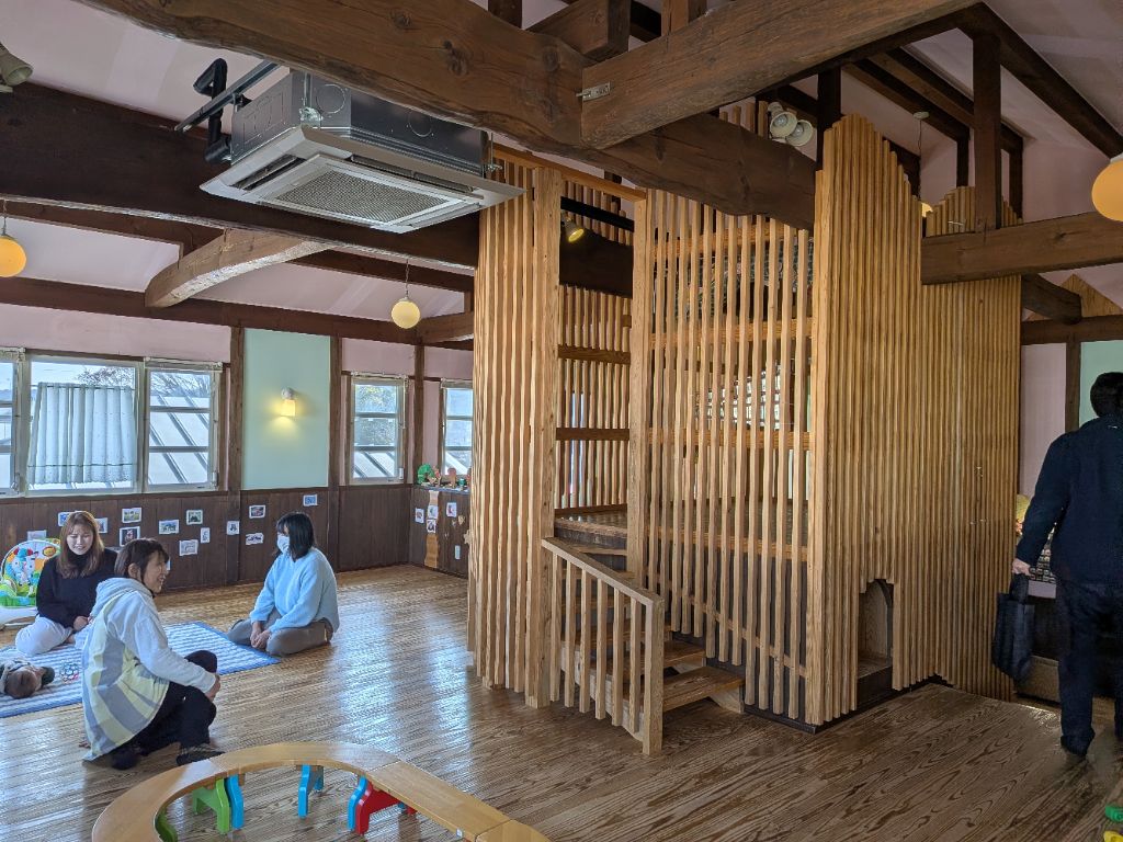 子育て支援センターあんの内観写真