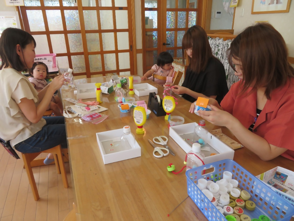 子育て支援センターあおいとりの利用風景2