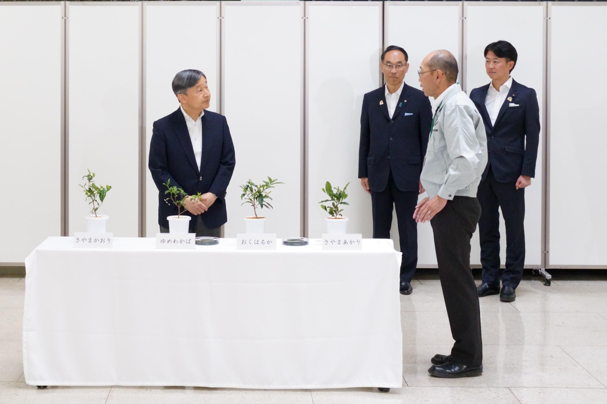 施設内での研究概要御聴取