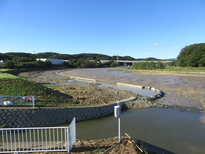 令和元年台風19号被害の入間川遊歩道の写真1