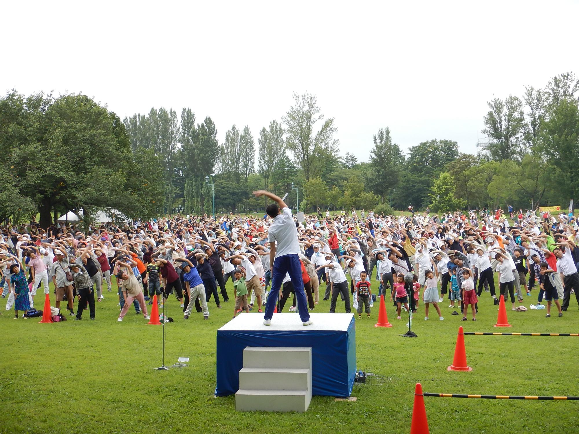 夏季巡回ラジオ体操写真（50周年記念時）