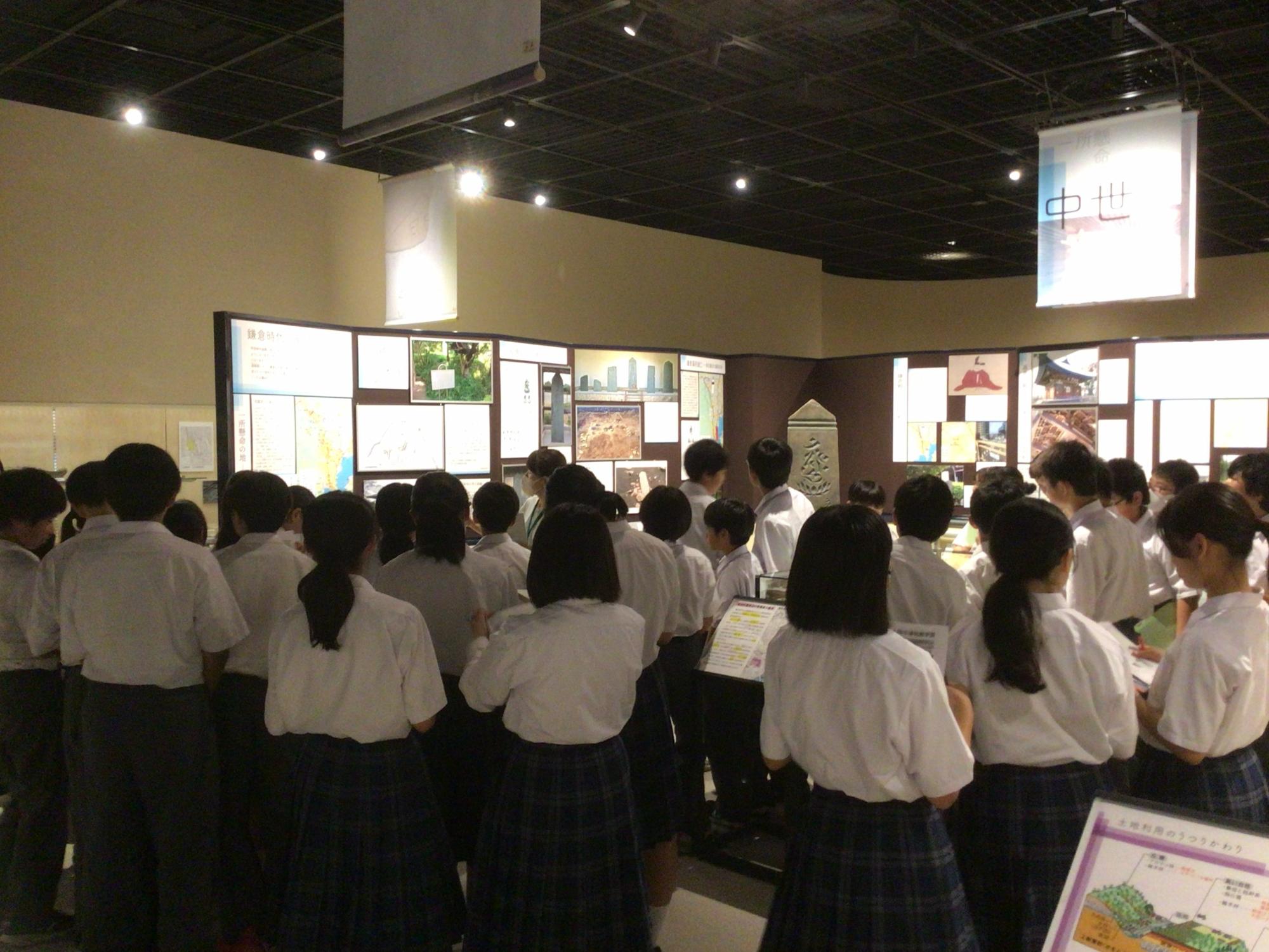 博物館見学の様子